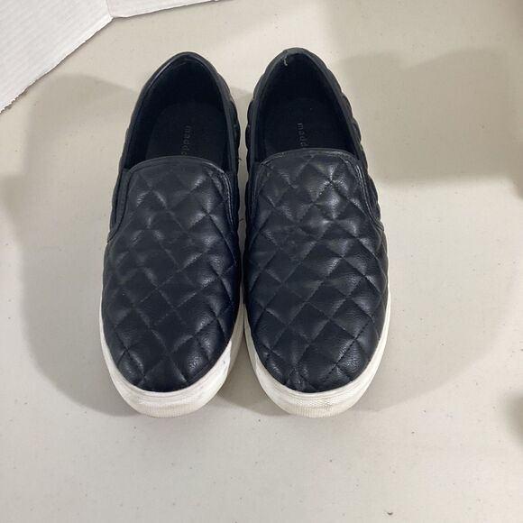 Women’s Steve Madden Quilted Black Leather Slip On Sneakers Size 10 - Picture 3 of 7